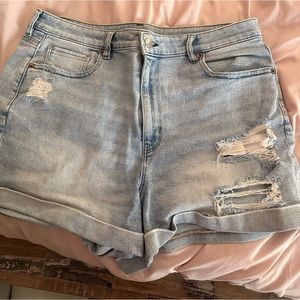american eagle light wash ripped shorts